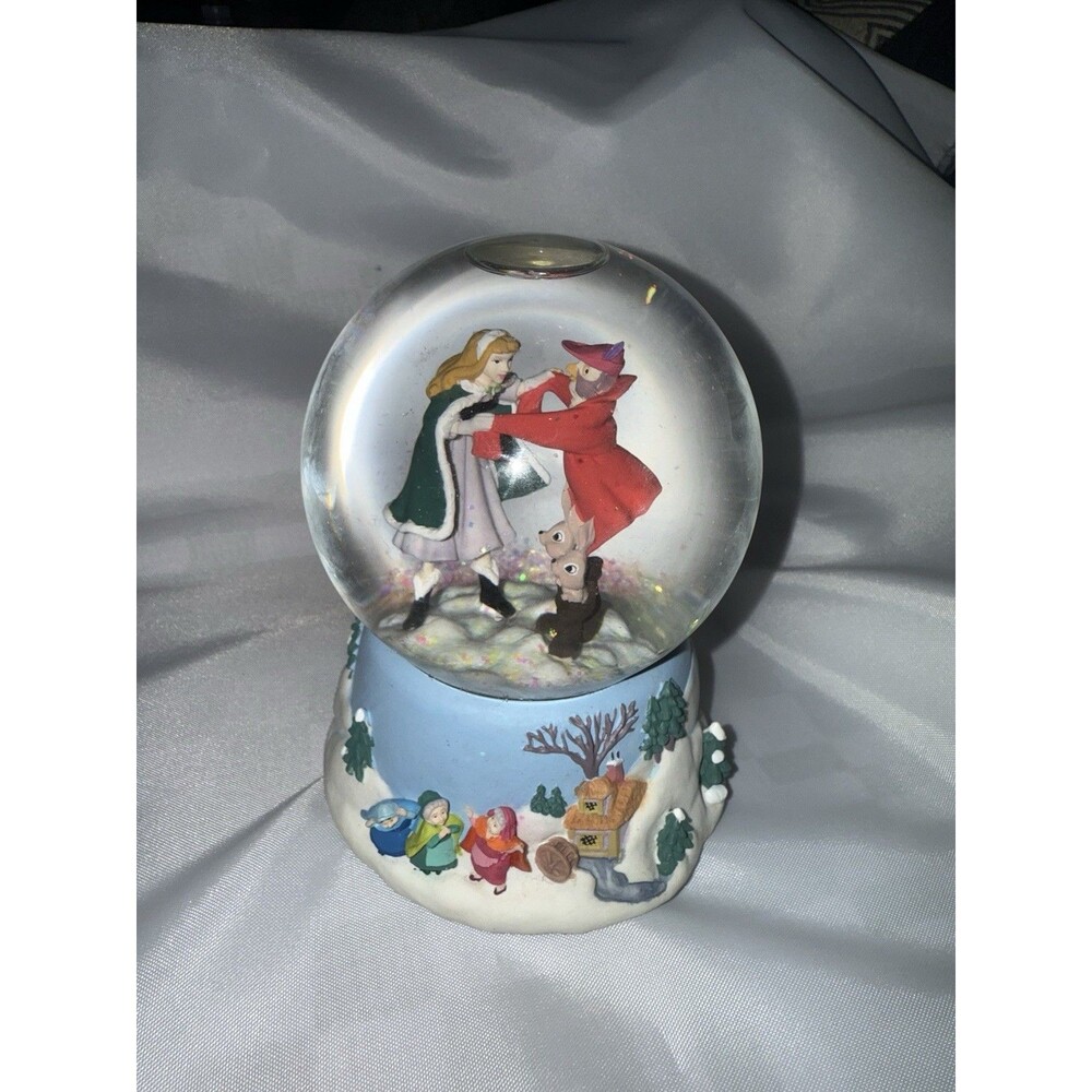 Enesco Disney Princess Aurora Sleeping Beauty Musical Snow Globe Blue Danube